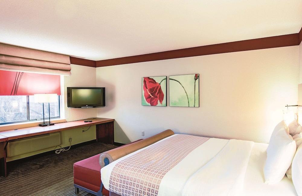 La Quinta By Wyndham Chicago Tinley Park Hotel Exterior photo