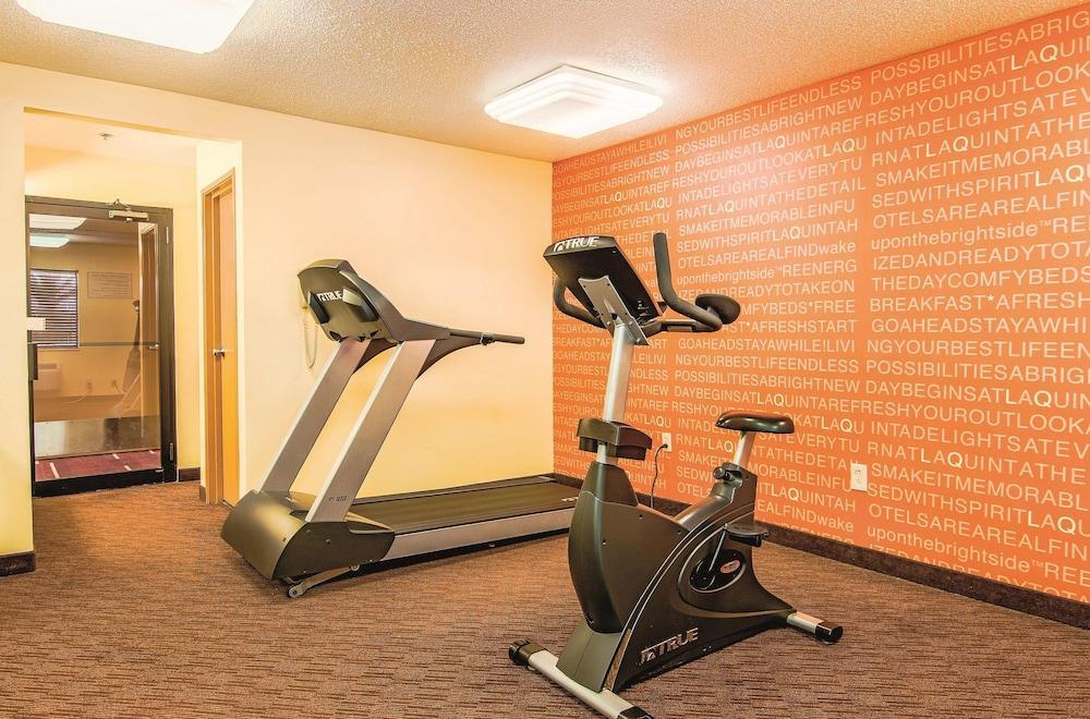 La Quinta By Wyndham Chicago Tinley Park Hotel Exterior photo