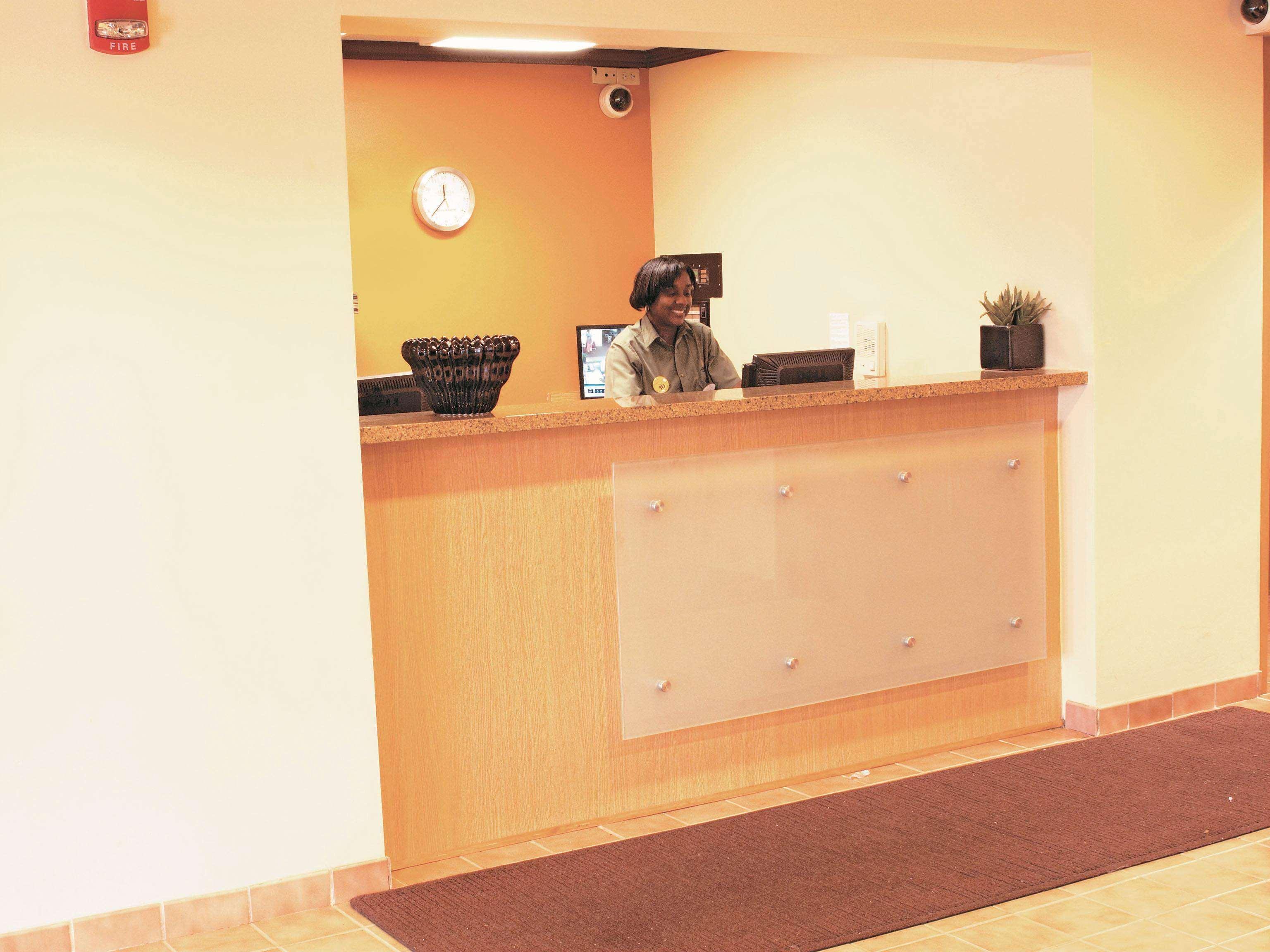 La Quinta By Wyndham Chicago Tinley Park Hotel Exterior photo