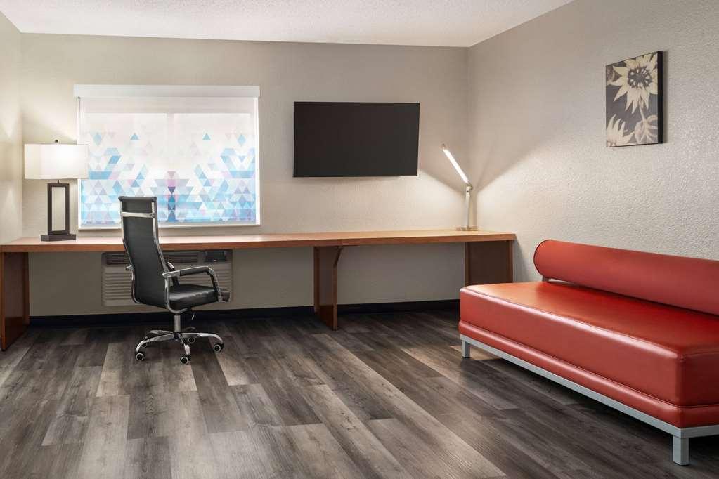 La Quinta By Wyndham Chicago Tinley Park Hotel Room photo