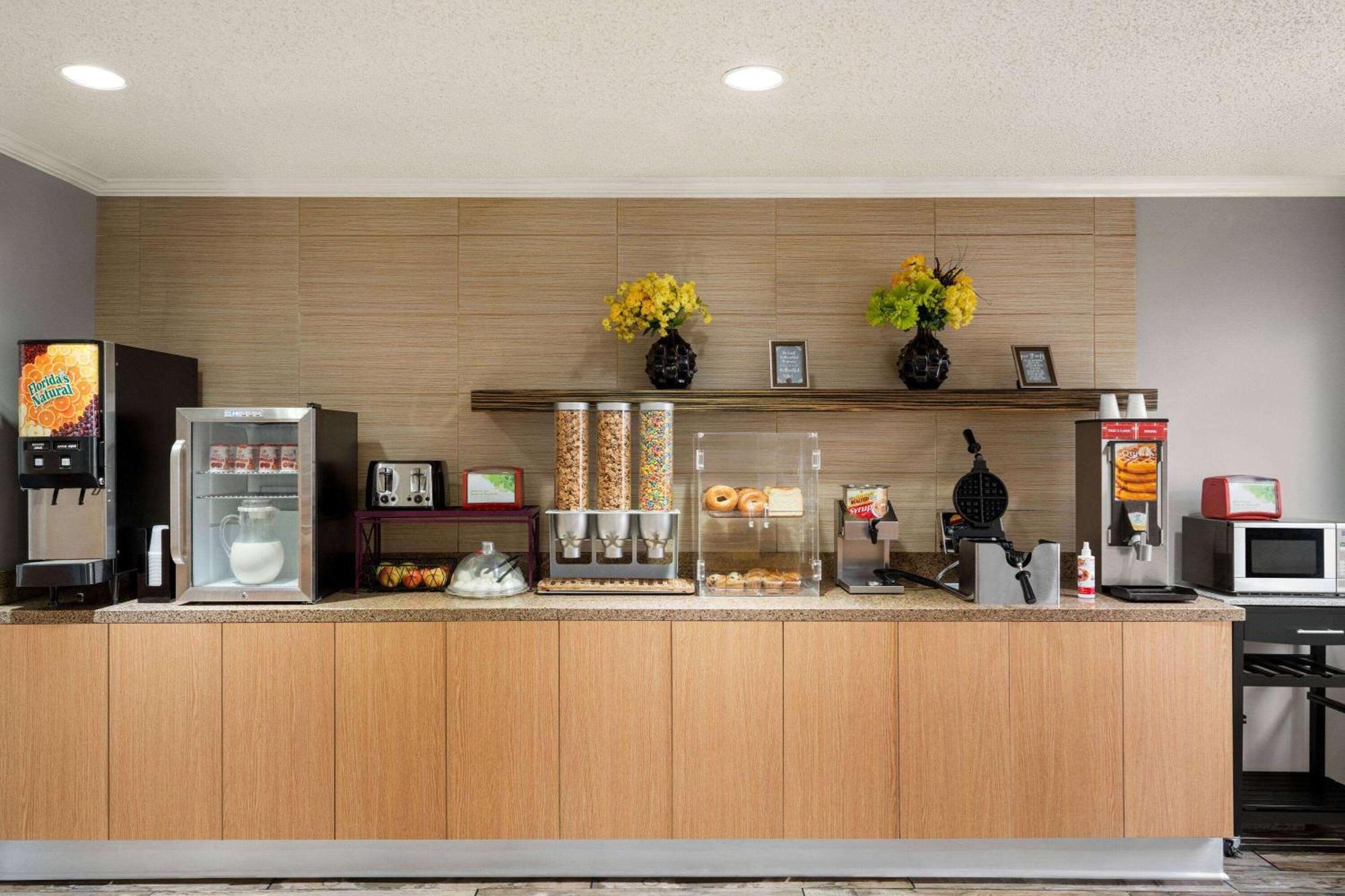 La Quinta By Wyndham Chicago Tinley Park Hotel Exterior photo