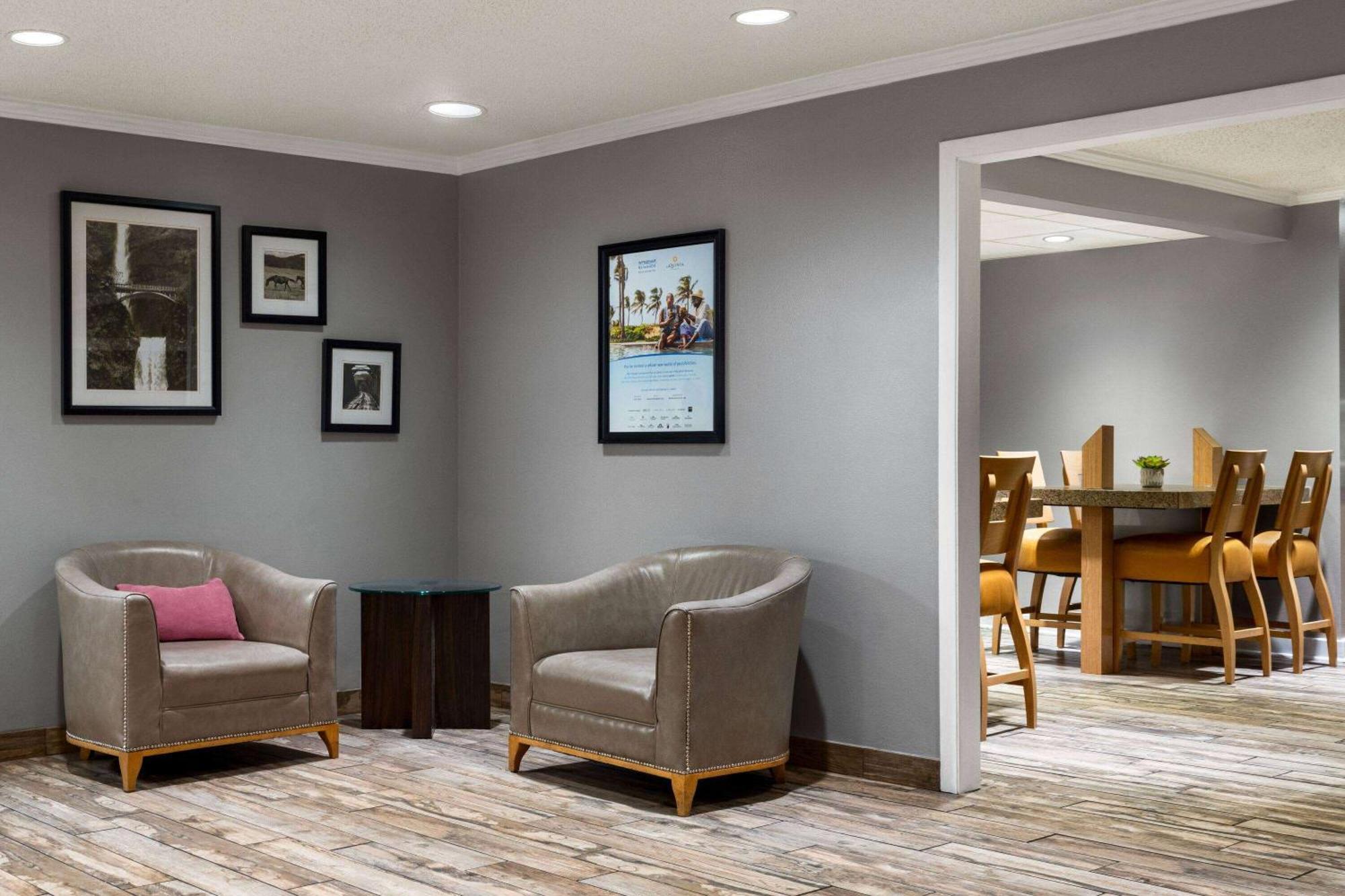 La Quinta By Wyndham Chicago Tinley Park Hotel Exterior photo