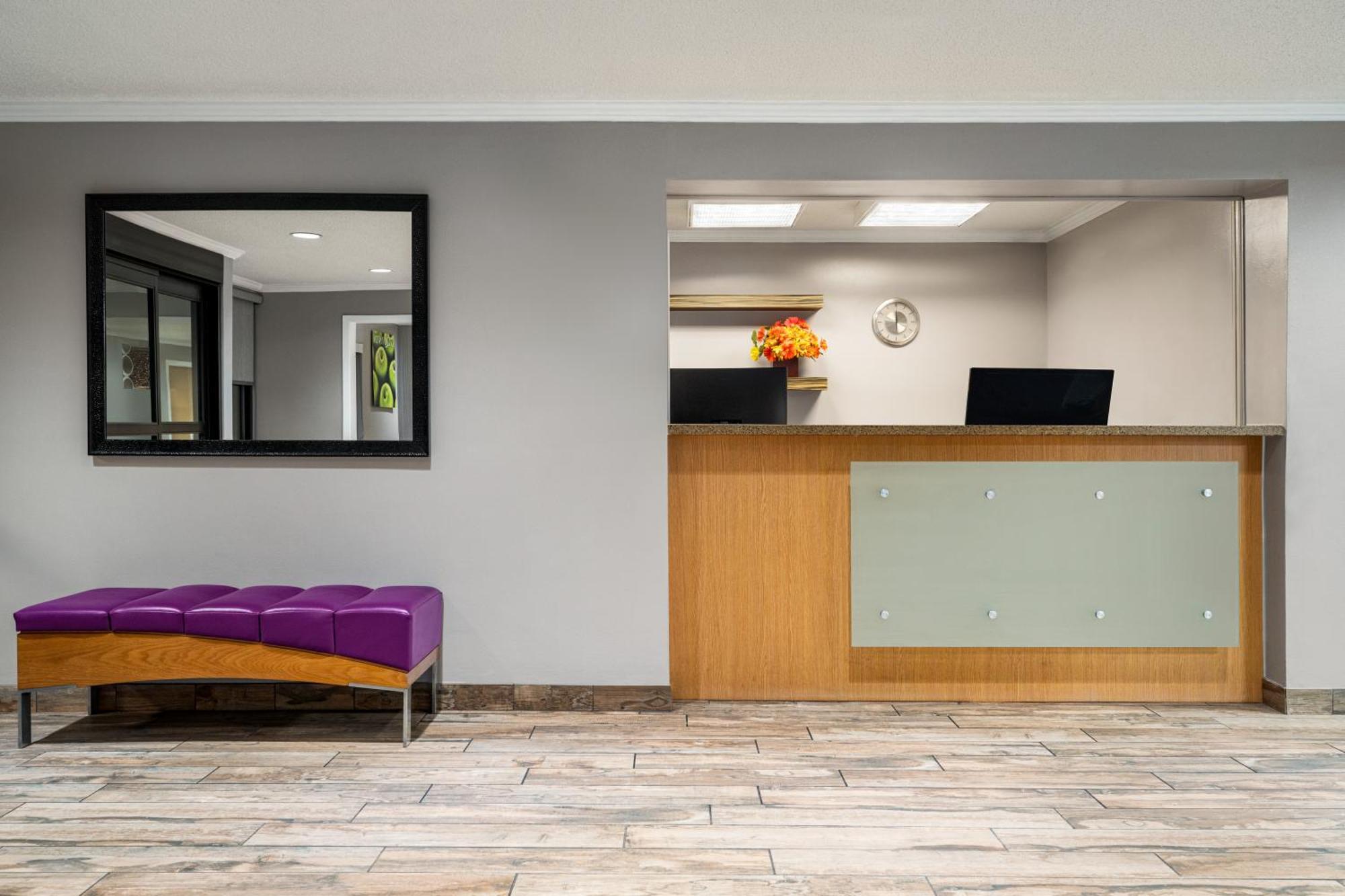 La Quinta By Wyndham Chicago Tinley Park Hotel Exterior photo